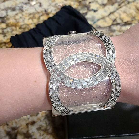 CHANEL Clear Glitter Resin Crystal CC Logo Silver - Picture 3 of 12